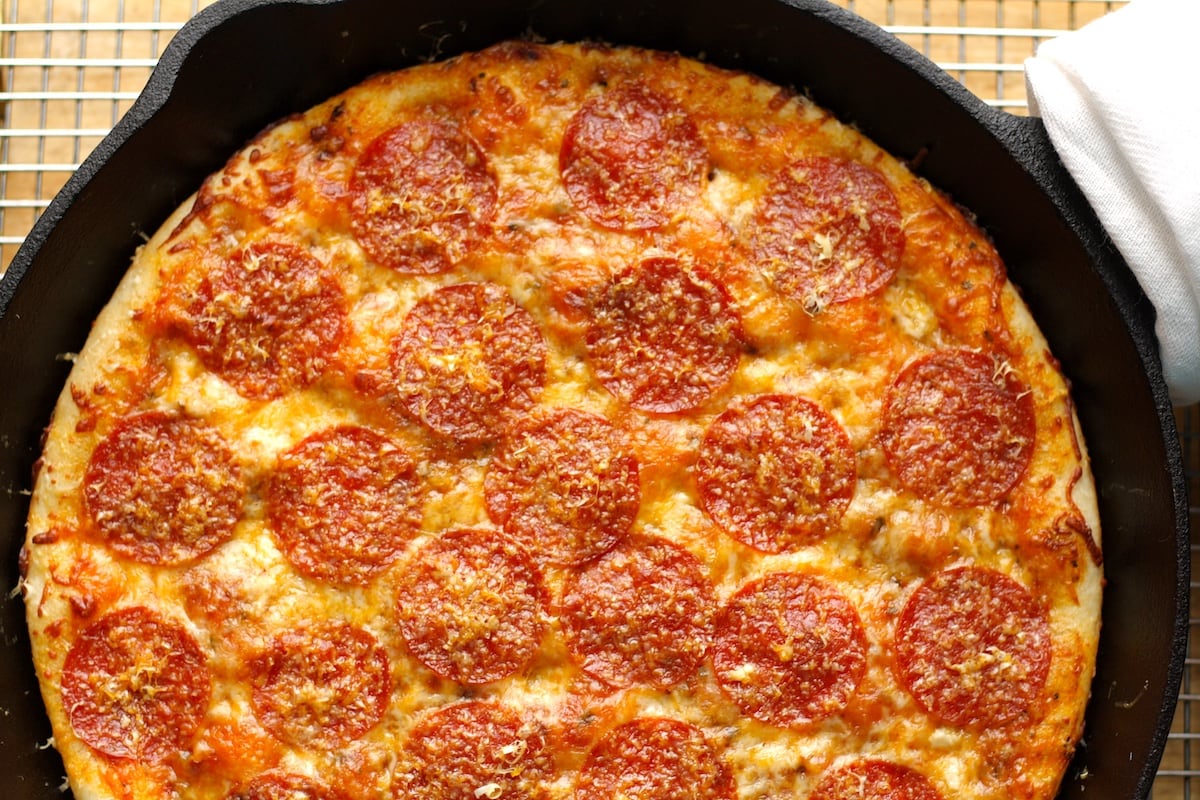 Crispy Cast Iron Skillet Pizza – A Simple Palate