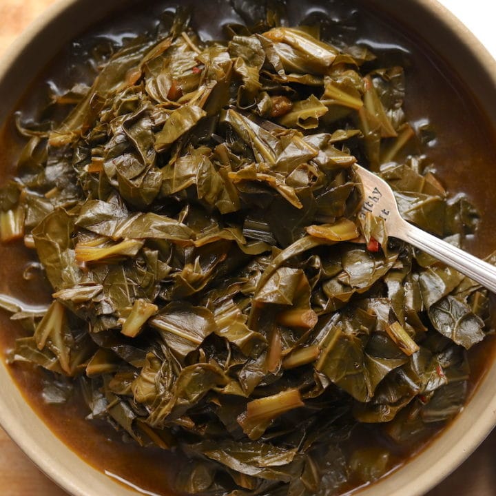 https://www.thehungryhutch.com/wp-content/uploads/2020/01/Vegetarian-Southern-Collard-Greens-Recipe-0-720x720.jpg