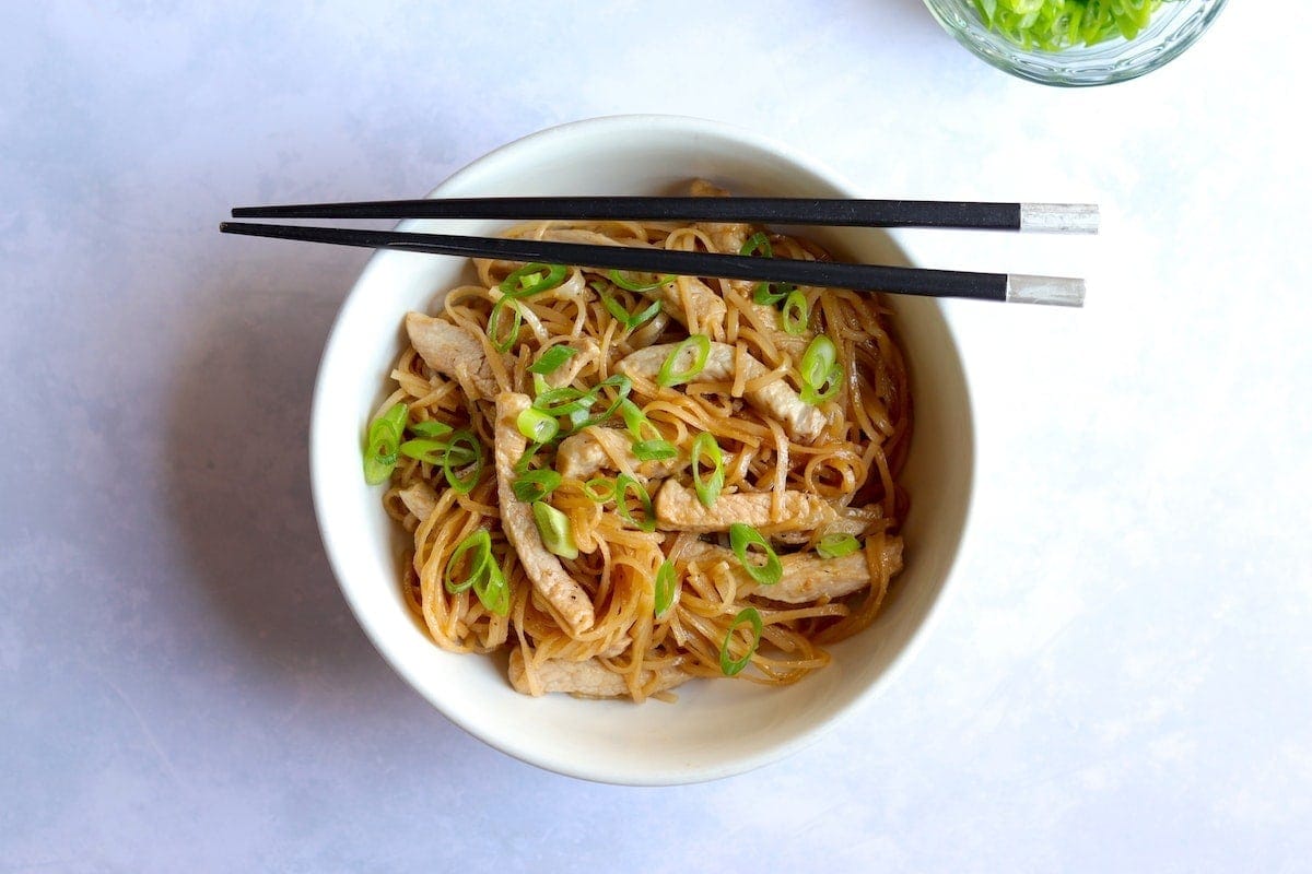Zesty Hoisin Pork Noodles | The Hungry Hutch